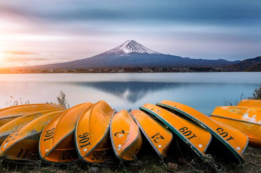 Mount Fuji and Hakone Tour with Personal Driver & Transport - Lake Kawaguchi, the day’s most relaxed photo stop