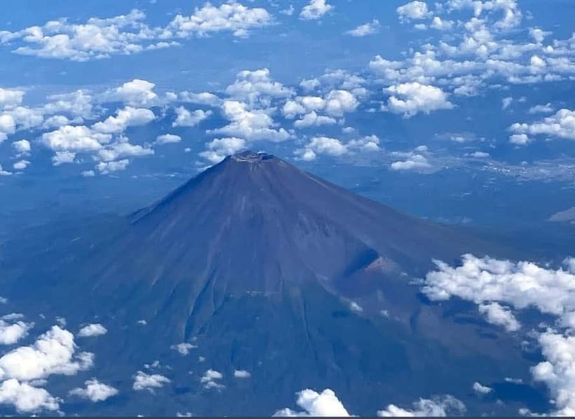 Mount Fuji Full-Day Private Customizable Tour From Tokyo - Hakone Ropeway and volcanic scenery