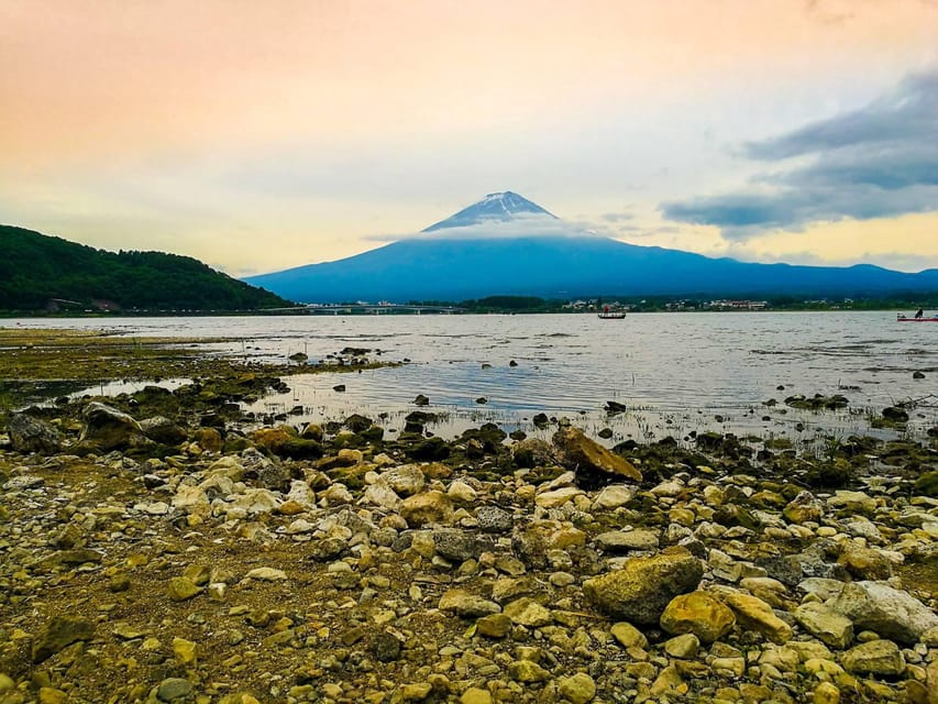 Mount Fuji Full-Day Private Sightseeing Tour with Guide - Oshino Hakkai and Saiko Iyashi no Sato Nemba