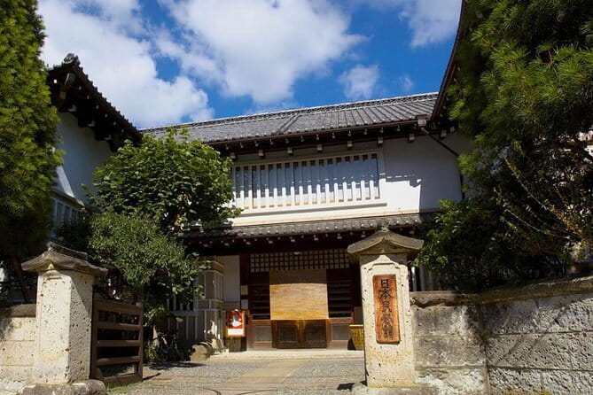 Mount Fuji Full Day Private Tour with English Speaking Driver - Arakurayama Sengen Park rewards you with the famous pagoda view