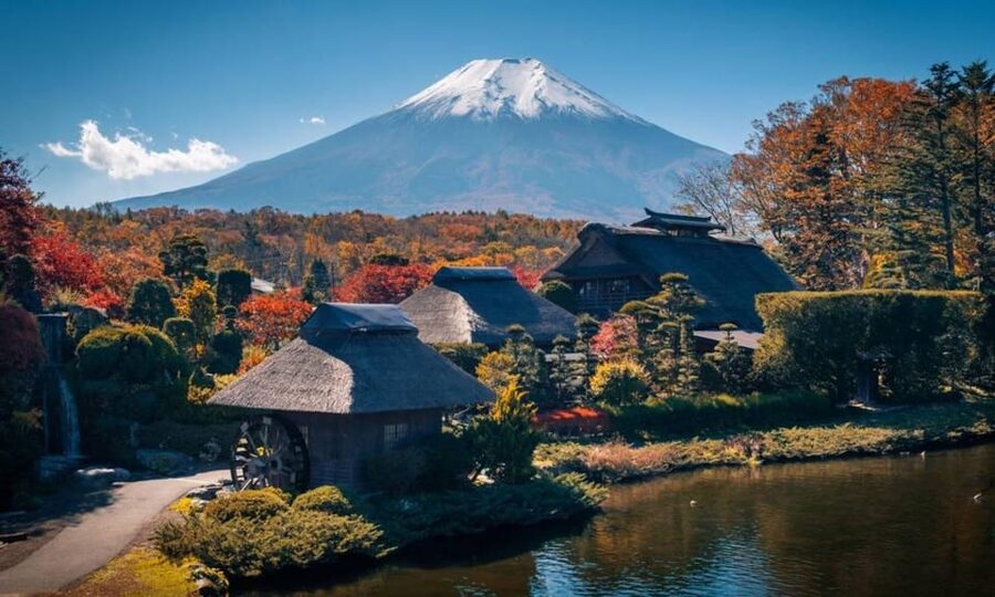 Mount Fuji Trip with English speaking guide ( customizable) - Oshino Hakkai and the clear spring ponds