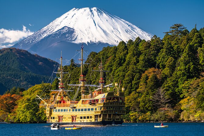 Mt. Fuji 5th Station, Owakudani Ropeway, Pirate Ship plus Outlet shopping! - Lake Ashi aboard the Hakone Pirate Ship