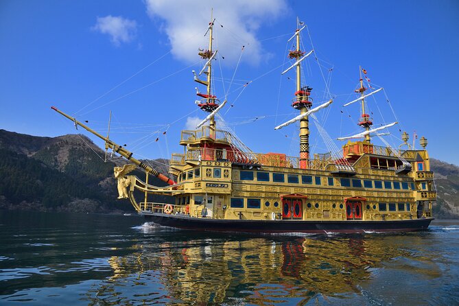 Mt.Fuji and Hakone Private SightSeeing Day Tour With Guide - Lake Ashinoko and Hakone’s volcanic past