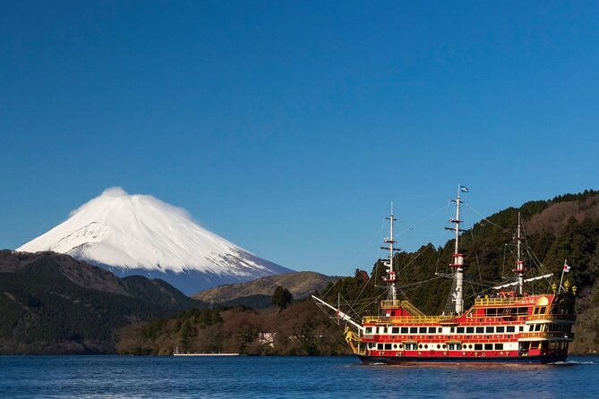 Mt. Fuji and Hakone Private Tour with English Speaking Guide - Hakone Shrine and the red torii on Lake Ashi