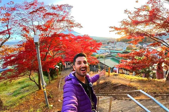 Mt Fuji and Lake Kawaguchiko Bus Day Tour with English Guide - Guides Wong and Kevin