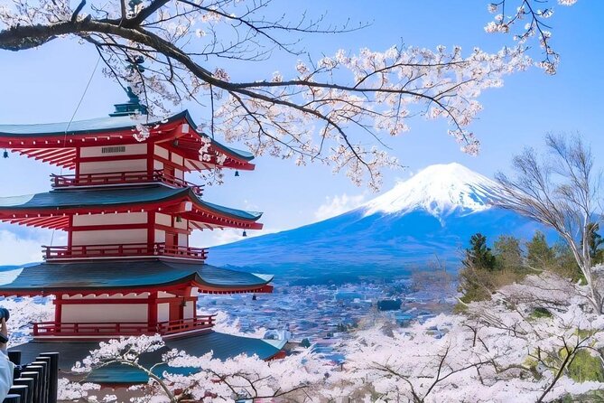 Mt Fuji and Lake Kawaguchiko Bus Day Tour with English Guide