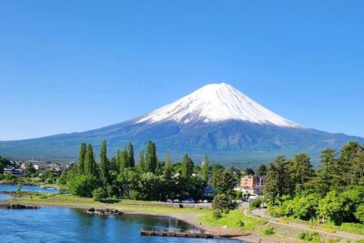 Mt FUJI Day Tour with Private Car and English Speaking Guide - Chureito Pagoda and the classic Fuji photograph