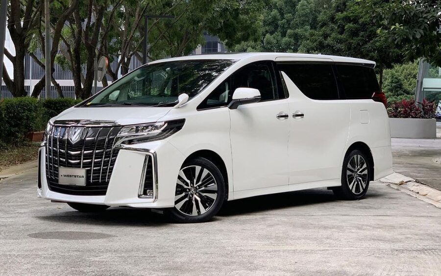 Mt Fuji : Private 10-Hour Luxury Tour by Exclusive Car - Leaving Tokyo in a private Toyota Alphard