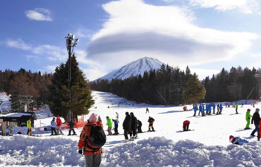 Mt. Fuji Skiing Experience- YETI Ski Resort & Onsen Day Trip - Meeting at Tokyo Station at 7:15 AM