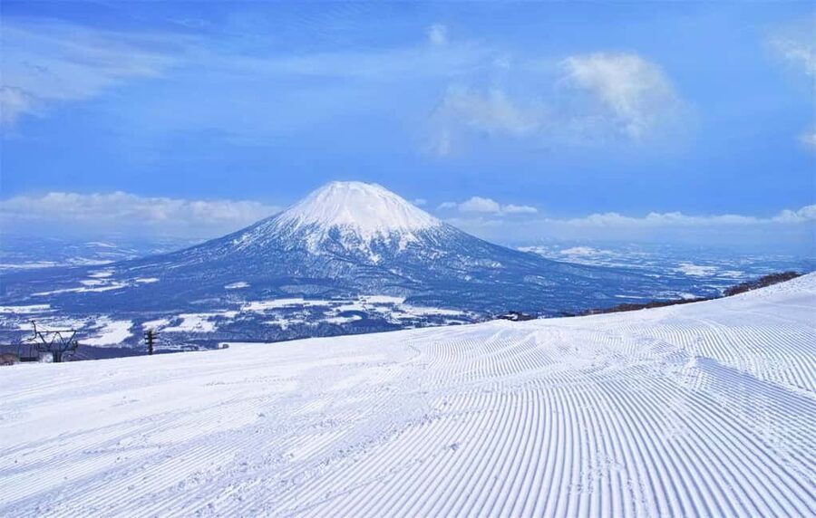 Mt. Fuji Skiing Experience- YETI Ski Resort & Onsen Day Trip - Four Hours at Fujiyama Snow Resort Yeti