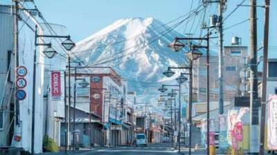 Mt Fuji Top 5 Spots Day Tour: Arakurayama Park,Oshino Hakkai - Hikawa Clock Shop and the Stairway to Heaven street