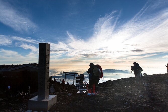 Mt.Fuji Trekking 1 Day Tour up to the summit - The optional push toward the summit