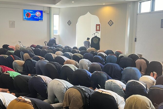 Muslim Friendly Mt. Fuji Tour with Halal Lunch and Prayer Time - Fujikawaguchiko Masjid, Lunch, and Dhuhr