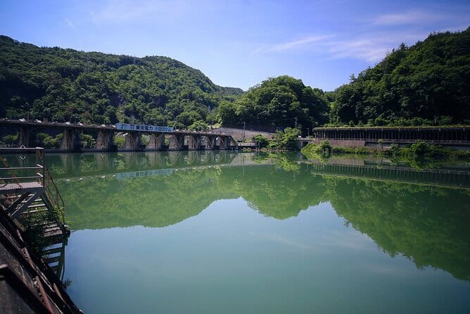 Nagano Private Tour With English Speaking Driver - Jigokudani Snow Monkey Park and the 1.6-kilometer walk