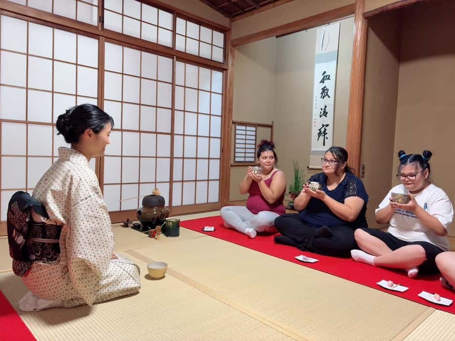 【NEW】Shibuya Tea Ceremony Tokyo-Chaan - Watching the Otemae demonstration