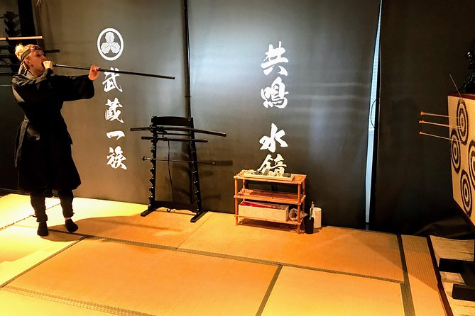 Ninja Samurai 2-hour hands-on lesson by Japanese master in Tokyo - Why the six-person limit matters