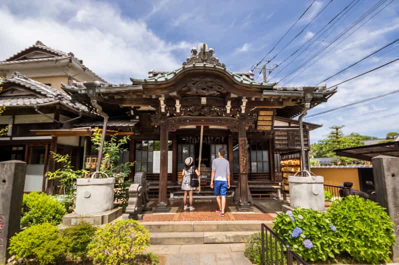 Old and Nostalgic Tokyo: Half-Day Yanaka Walking Tour - Why Yanaka feels like a different Tokyo