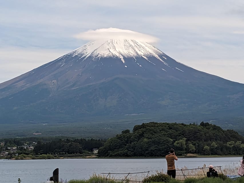 One Day 10hrs Mount Fuji Tour English Speaking Driver - Oishi Park at the Right Time of Day