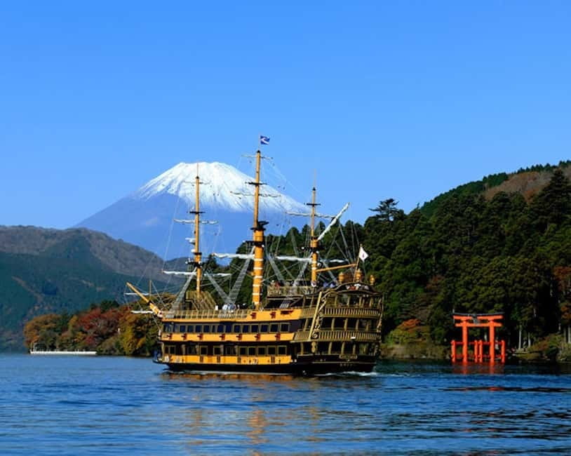 Private 2-Day Tour: Mt Fuji Hakone & Kamakura + Onsen Ryokan - Arakura Sengen Shrine and the famous pagoda view