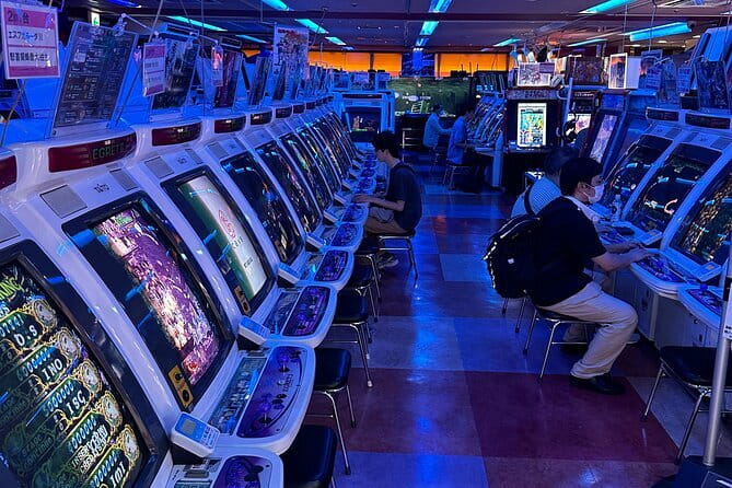 Private Akihabara Retro Tokyo Anime Game Maid Cafe Tour w/ pickup - Why a private Akihabara tour can be worth the cost