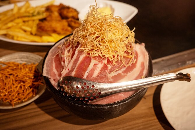 Private Bar Hopping Tour in Shinjuku Golden Gai - Walking from Kabukicho to Golden Gai