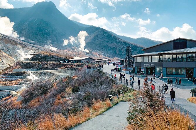 Private Fuji Hakone Tour Charter with English Speaking Driver - Hakone Shrine and the red torii at Lake Ashi