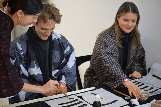 Private Japanese Calligraphy Class in Shibuya Tokyo - Meeting Koka and Learning the Basics