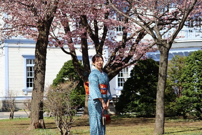 Private Kimono Styling with Memory Photos by a Bridal Stylist - Walking through Nakajima Park