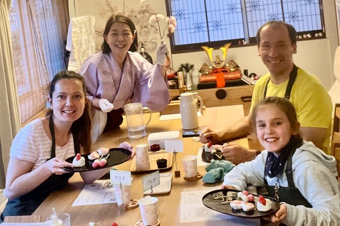 Private Mochi・Matcha sweets Making Class Near Shibuya Area - Meeting Sakura in a real Japanese home