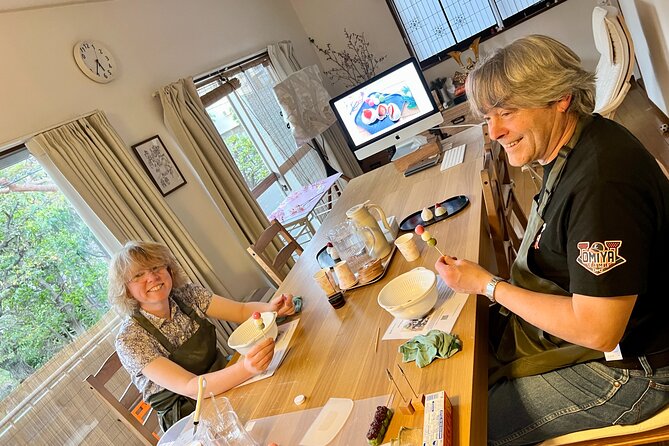 Private Mochi Sweets Making class near Shibuya area - Making fruit daifuku by hand
