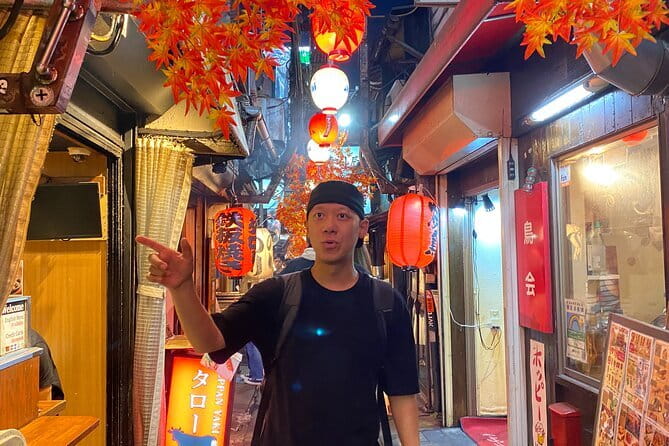 [Private]Shinjuku Golden Gai Bar Hopping w/ Japanese Local Guide - Starting at 7:00 pm near Shinjuku East Exit
