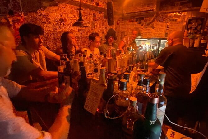 [Private]Shinjuku Golden Gai Bar Hopping w/ Japanese Local Guide - Golden Gai and the first 45-minute bar