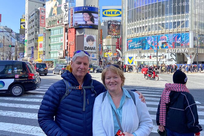 Private Tour Guide in English or Spanish (Español) - Shinjuku, skyscrapers and neon in one district