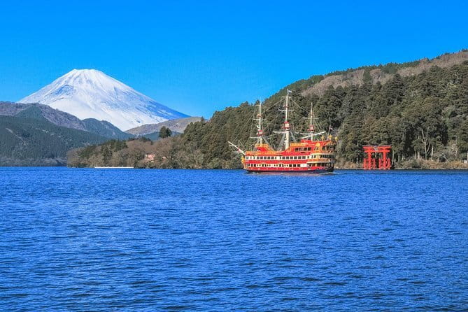 Private Tour - Hakone Day Trip! A Tour to Explore All Must-Sees! - Hakone Shrine and the torii in Lake Ashi