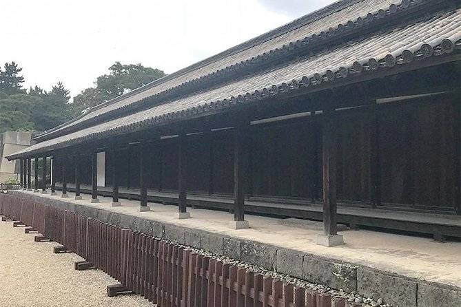 Private Tour - History, Art and Nature at the Imperial Palace - East Gardens and the remains of Edo Castle