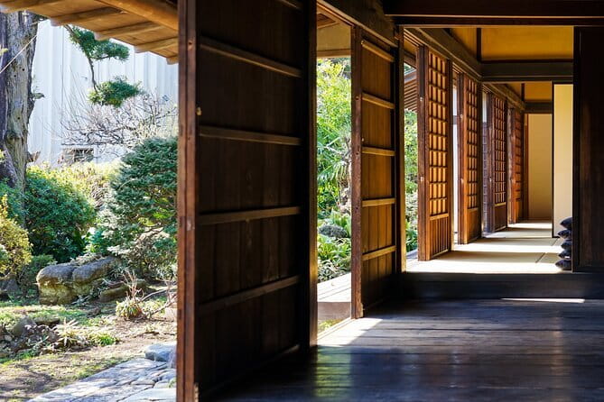 Private Tour - Thousands of lucky cats! Go by tram, Gotokuji Tour - Browsing the Shoin Shrine shopping street