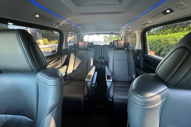 Private Transfer from Haneda Airport Tokyo - Finding the driver at Haneda