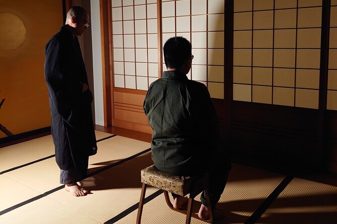 Private Zen Meditation in English in Shinjuku, Tokyo - What happens during the 90-minute Zazen experience