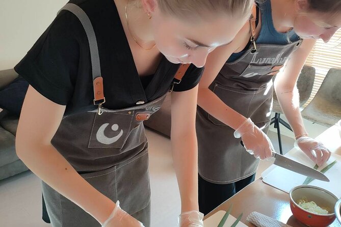 Ramen & Dumpling Cooking in Tokyo with Chef/Vegan possible - Why this Tokyo ramen class feels different