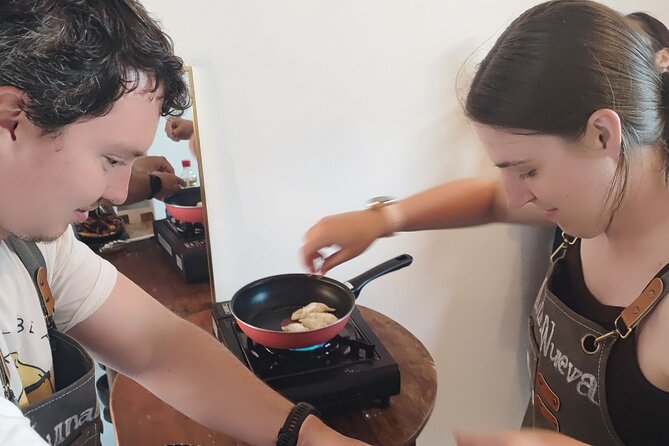 Ramen & Dumpling Cooking in Tokyo with Chef/Vegan possible - Building the ramen bowl step by step