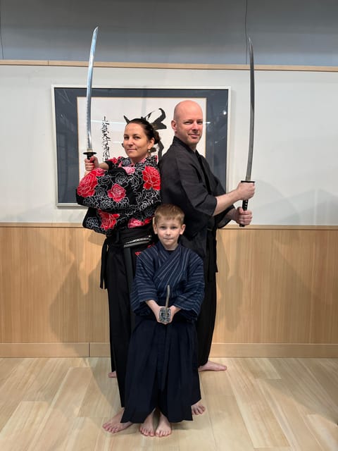 SAMURAI EXPERIENCE in Tokyo(Harajuku)【SAMURAI've】 - Finishing with sword-in-hand photographs
