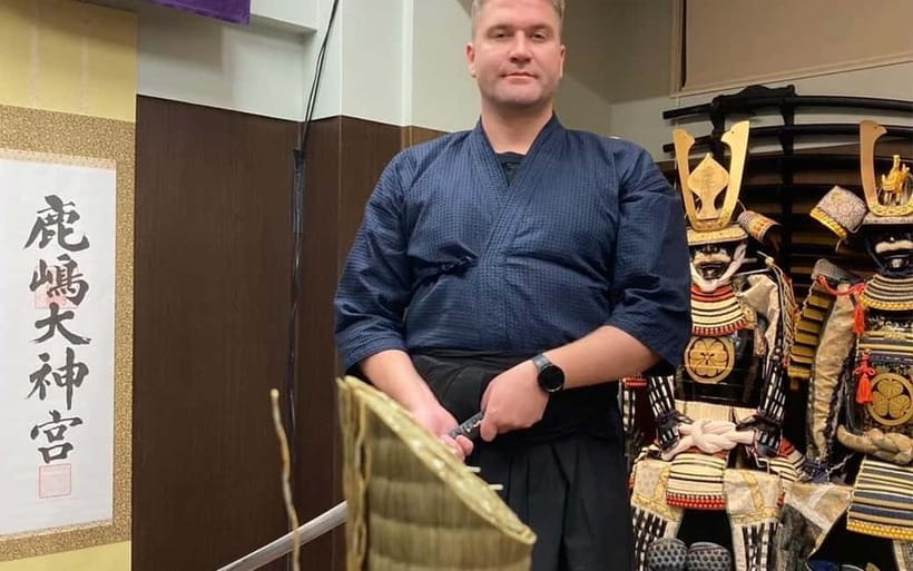 Samurai sword cutting experience - Armor, old swords, and the visual setting