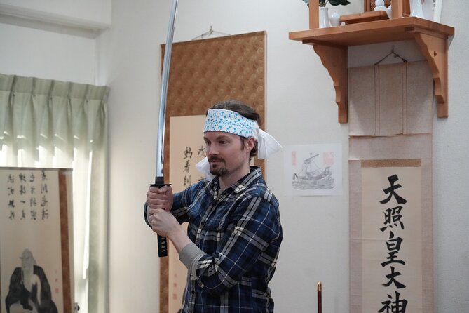 Samurai Sword Training and Katazome Dyeing Experience in Tokyo - Watching the 15-minute real sword demonstration