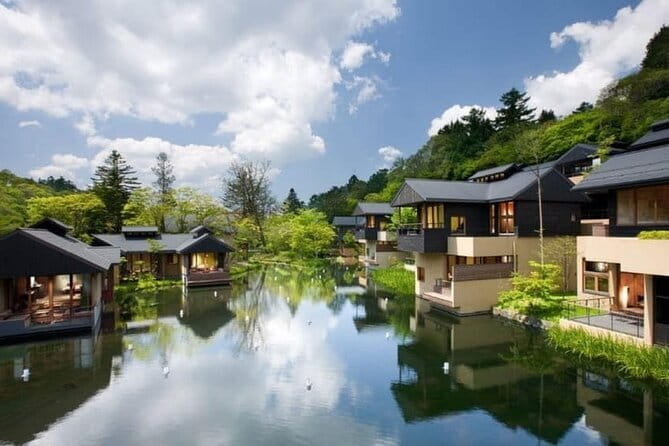 Seasonal Mt. Fuji Scenic Views, Fruit Picking and Ropeway Ride! - A warm Houtou lunch in Yamanashi