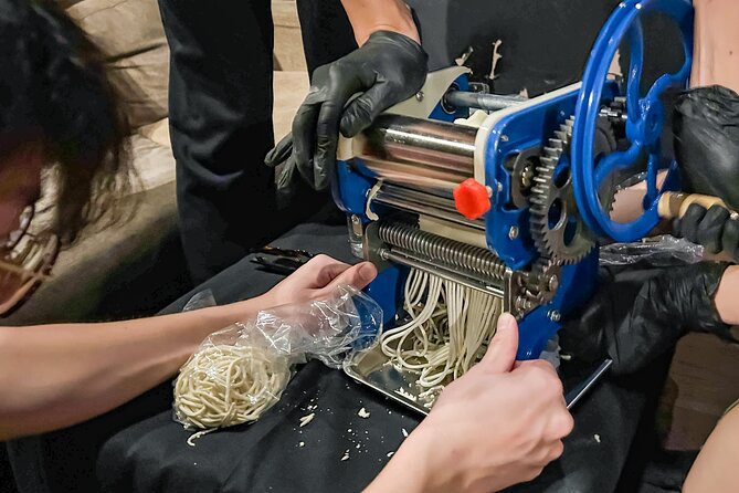 Shibuya: Ramen Dojo Tokyo | Make All 3 (Tonkotsu/Shoyu/Miso) - Preparing chicken chashu in five minutes