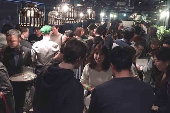 Shinjuku Locals &Traveller Meet&Drink Experience Solo going Party - English conversation without Japanese skills