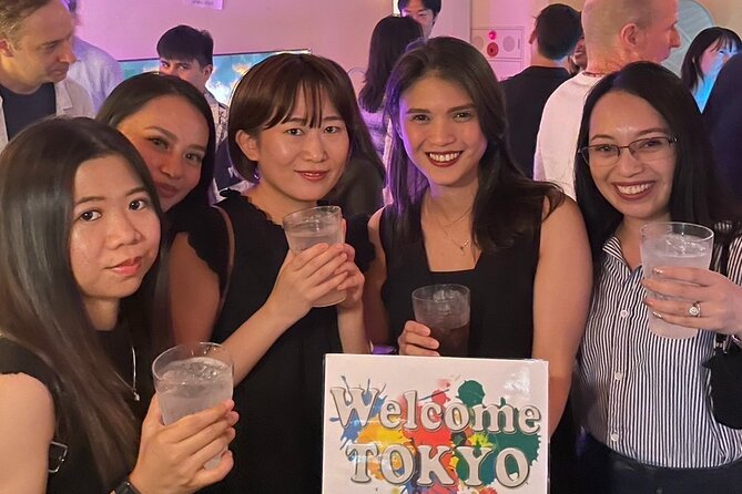 Shinjuku Locals &Traveller Meet&Drink Experience Solo going Party - The first 15 minutes: check-in, drink, and name tag