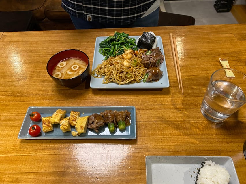 Shinjuku Tokyo: Authentic Japanese Home-Style Culinary Class - What happens during the 150 minutes