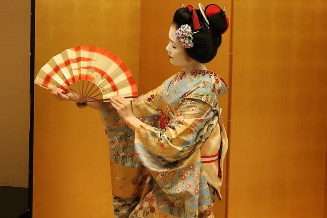 Shuffle Dance in Tokyo with a TikTok Star - Intermediate Level - The final 10 minutes create your souvenir