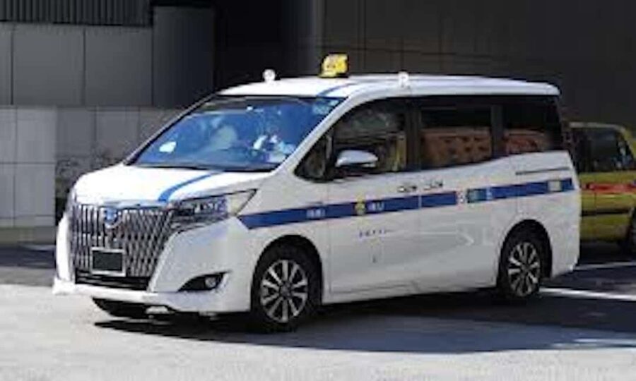 Shuttle Van Tokyo-Tour, for 4 Hours or 6 Hours+Transfer Time - Shibuya Scramble: a fast look at modern Tokyo